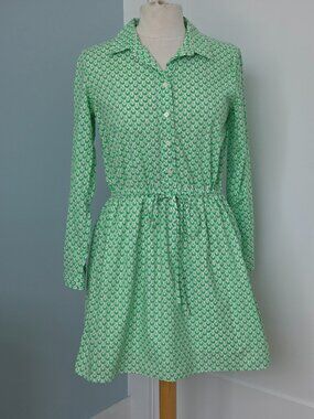 GAP Green and White Long Sleeve Shirtwaist Dress. So cute. Just a tad too big on